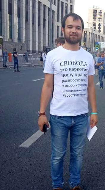 «Гражданин Наблюдатель» призывает освободить волонтёра Алексея Миняйло.